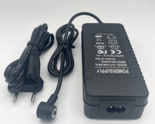 Charger with EU plug : Xiaomi 4 Pro